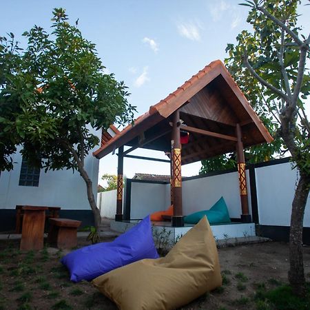 Lucky Hostel Batununggul Dış mekan fotoğraf