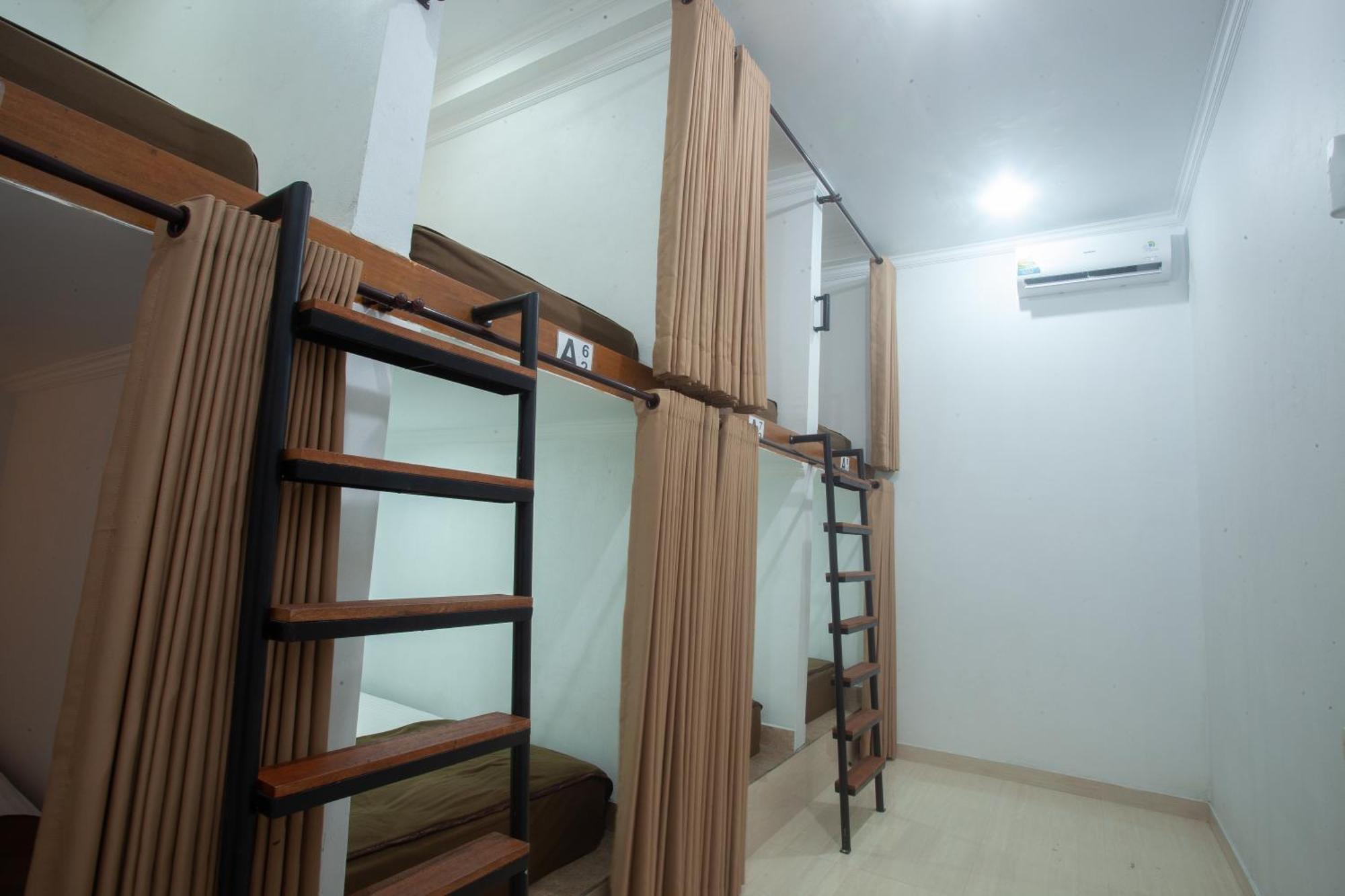 Lucky Hostel Batununggul Dış mekan fotoğraf
