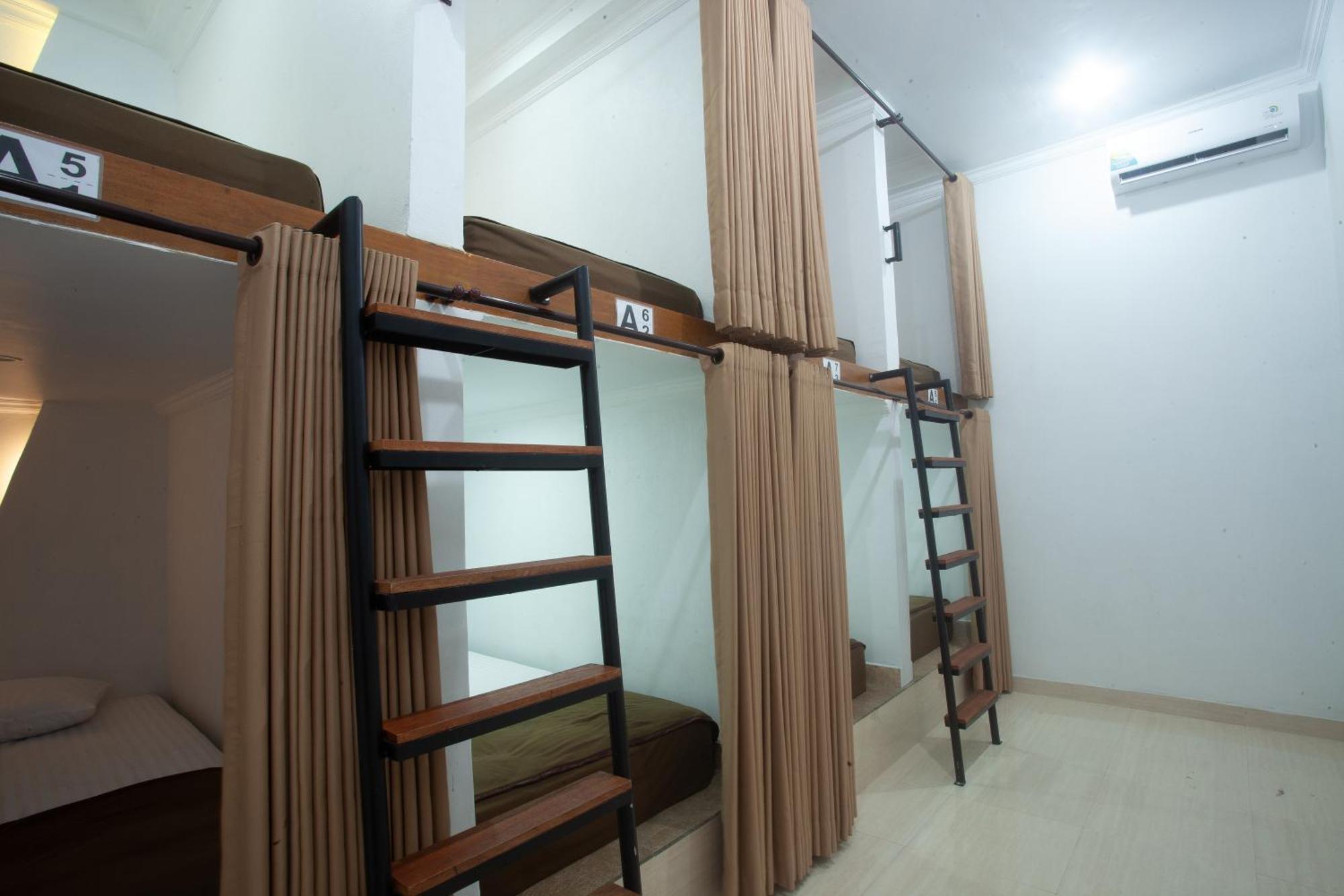 Lucky Hostel Batununggul Dış mekan fotoğraf