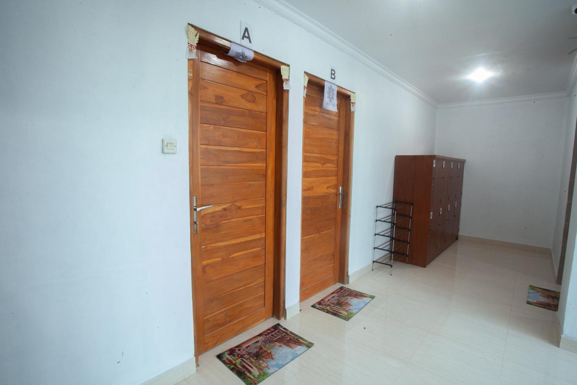 Lucky Hostel Batununggul Dış mekan fotoğraf